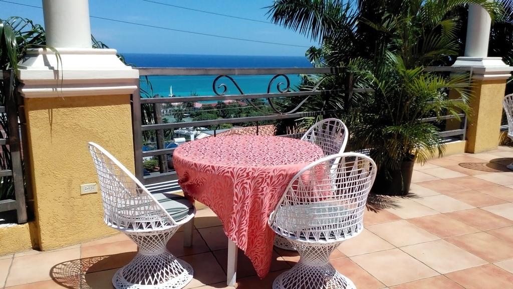Grandiosa Hotel Teluk Montego Bagian luar foto