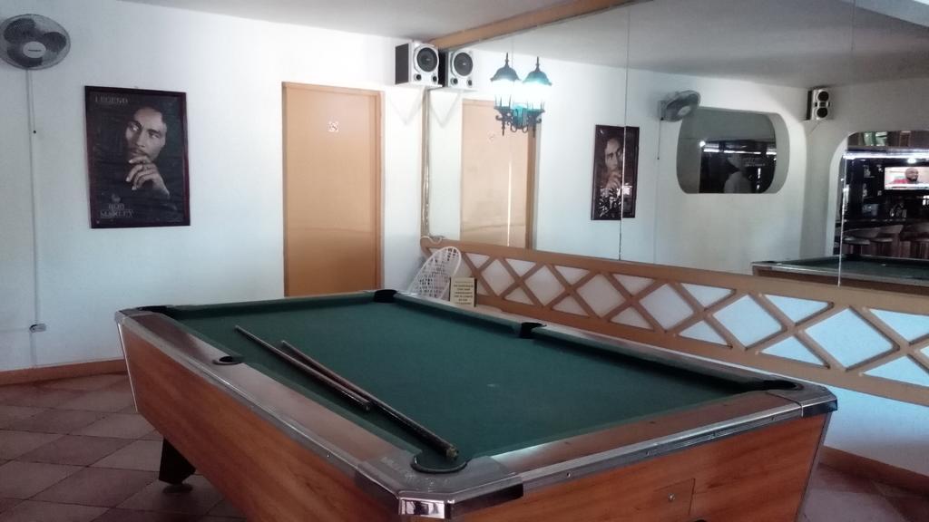Grandiosa Hotel Teluk Montego Bagian luar foto