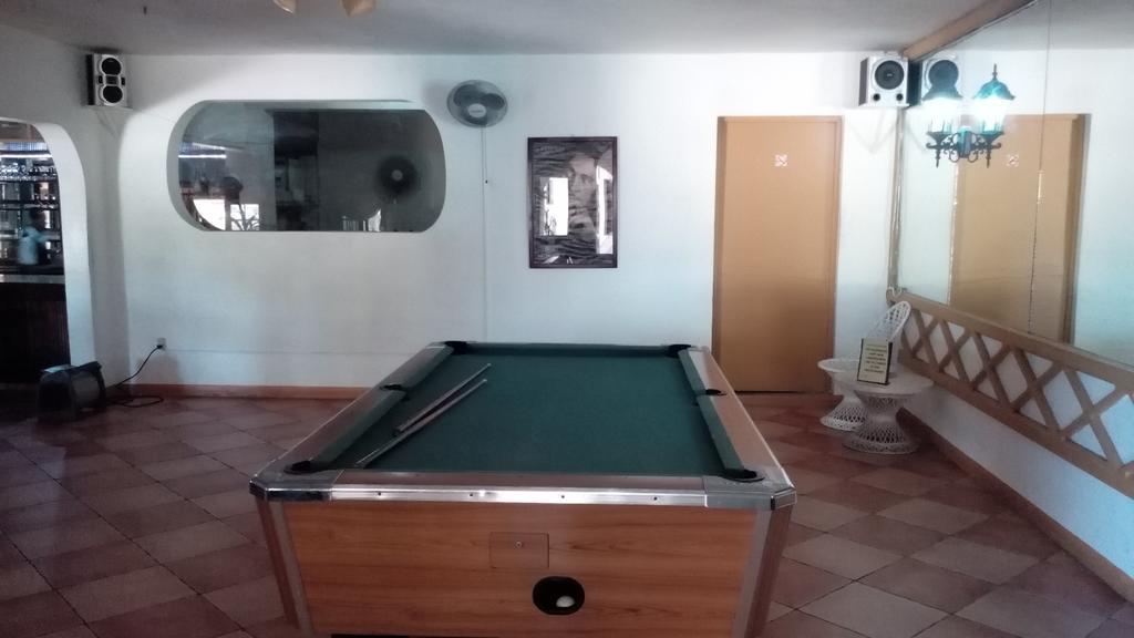 Grandiosa Hotel Teluk Montego Bagian luar foto
