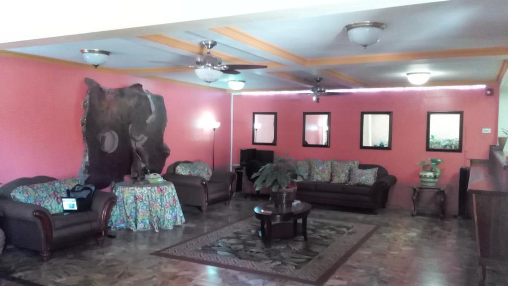 Grandiosa Hotel Teluk Montego Bagian luar foto