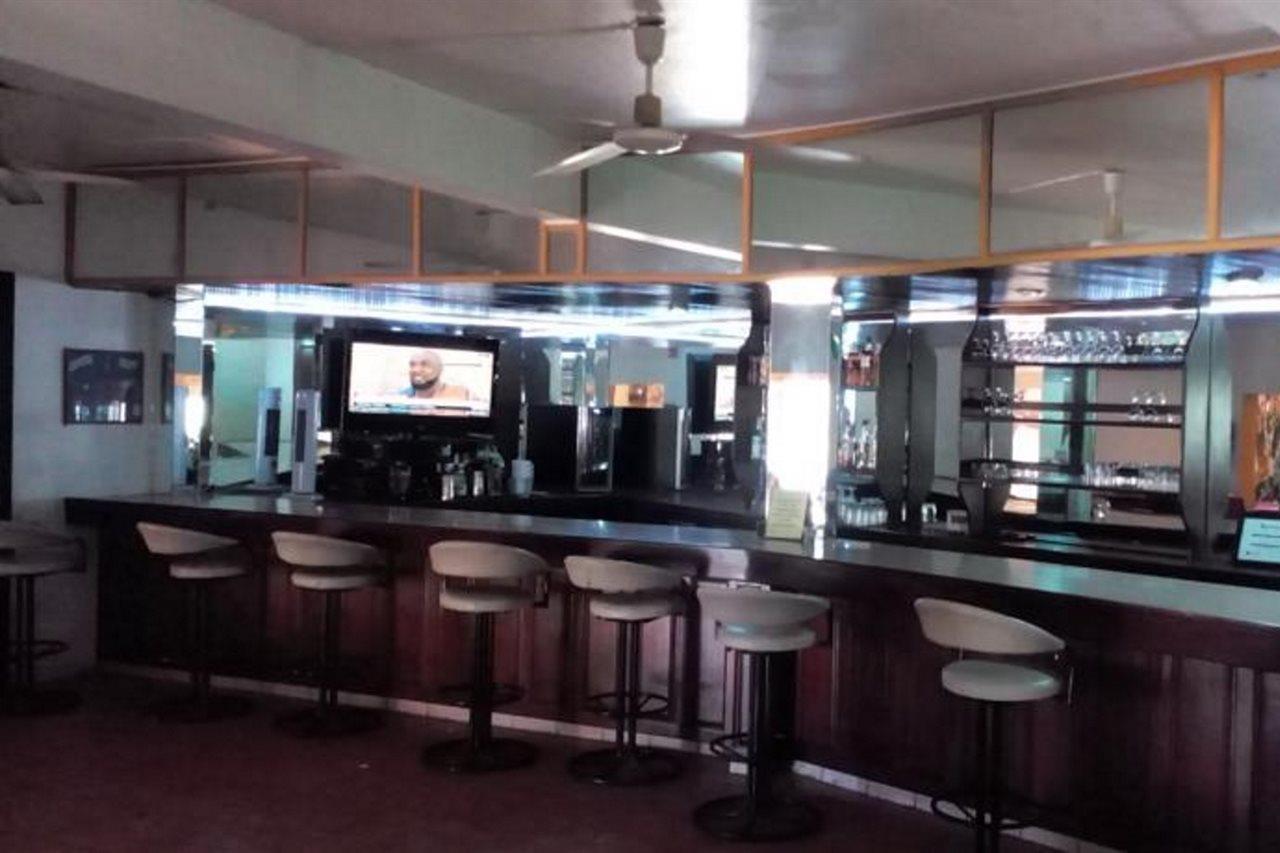 Grandiosa Hotel Teluk Montego Bagian luar foto