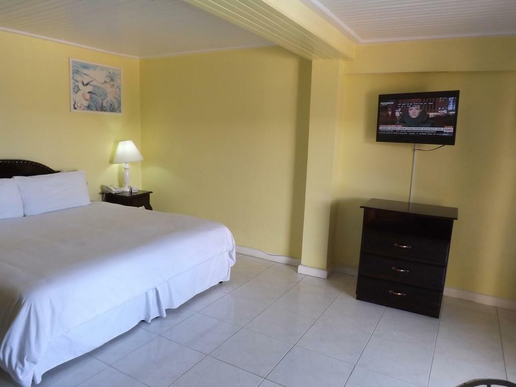 Grandiosa Hotel Teluk Montego Bagian luar foto