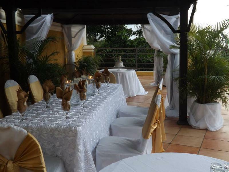 Grandiosa Hotel Teluk Montego Bagian luar foto