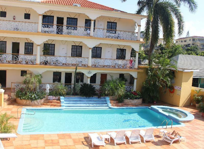 Grandiosa Hotel Teluk Montego Bagian luar foto