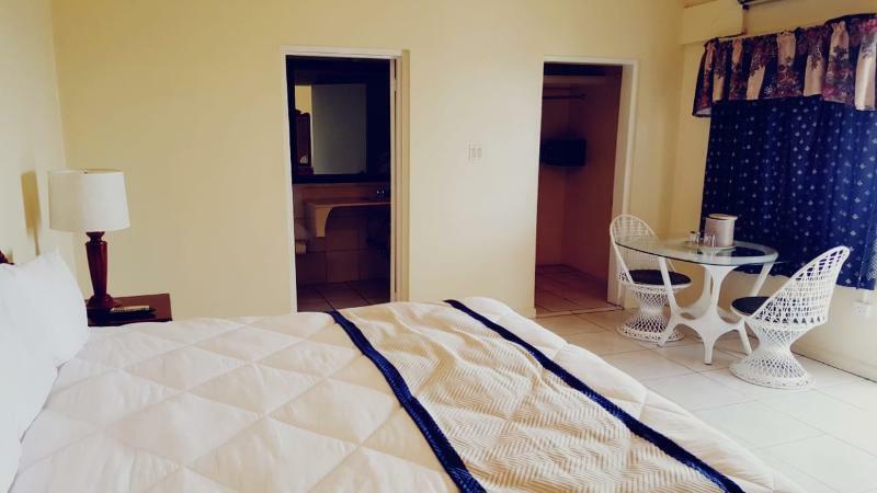 Grandiosa Hotel Teluk Montego Bagian luar foto